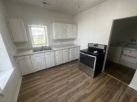 Building Photo - 1501 Faraon St