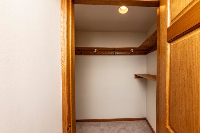 Building Photo - 4625 N Dover St