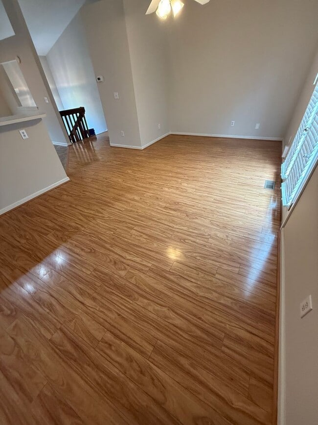 Building Photo - 2-bedroom, 2-bath townhouse in Nicholasville, KY