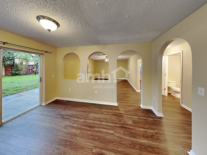 Building Photo - 237 Sawyerwood Pl