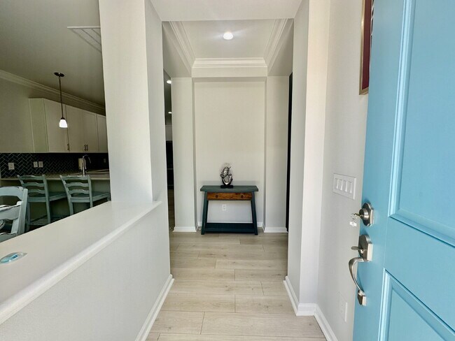 Building Photo - Margaritaville Two Bedroom Fully Furnished Home!