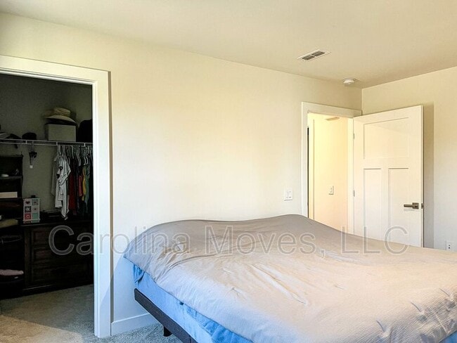 Building Photo - 111 Sylvester St