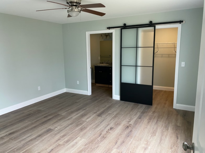 Building Photo - 45 Robin Wy