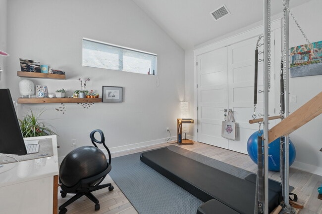 Building Photo - 2711 Willow St