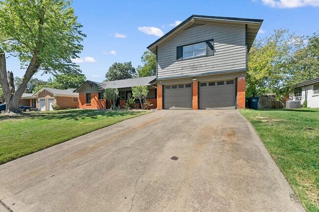Building Photo - 5720 Wharton Dr