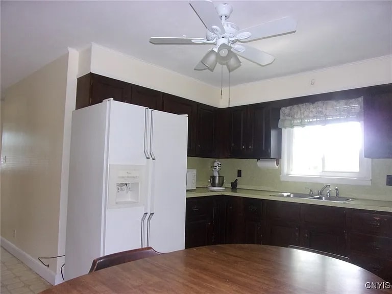 Building Photo - 223 W Molloy Rd