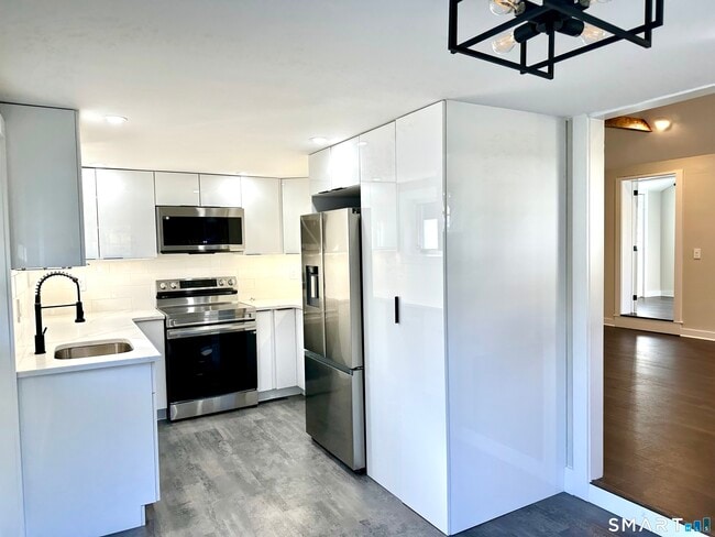 Building Photo - 13 South St