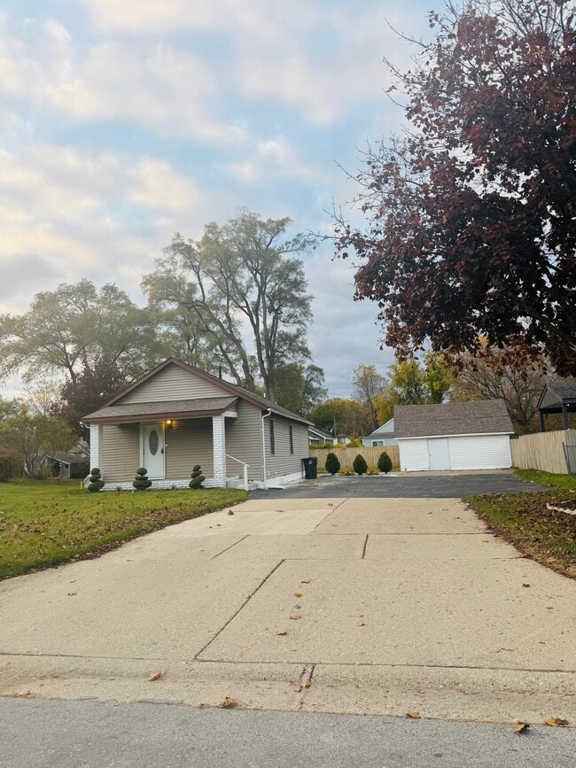 Primary Photo - 743 Hollister St