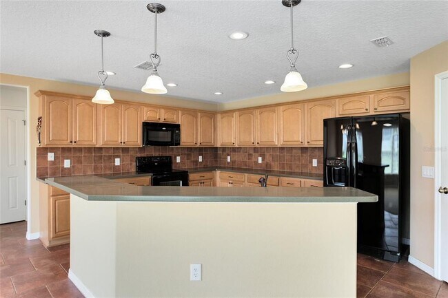 Building Photo - 337 Alfani St