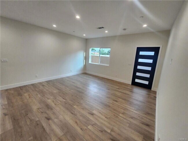 Building Photo - 7126 Matilija Ave