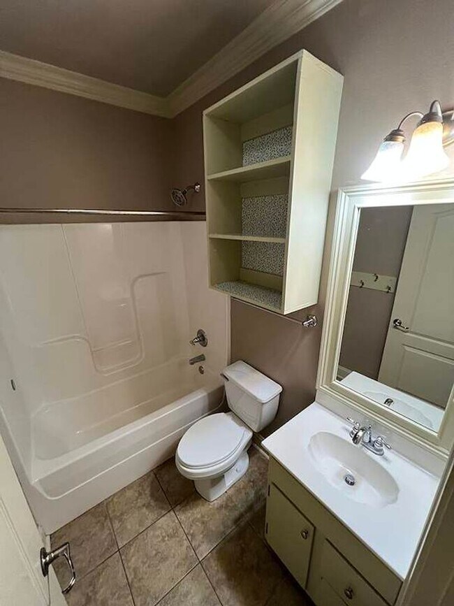 Building Photo - 3995 Water Oak Dr