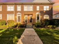 Building Photo - Available now!!Welcome to this charming 2-bedroom, 2-bathroom Condo in Sterling Heights, MI.