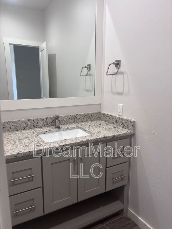 Building Photo - 5256 Red Maple Ave