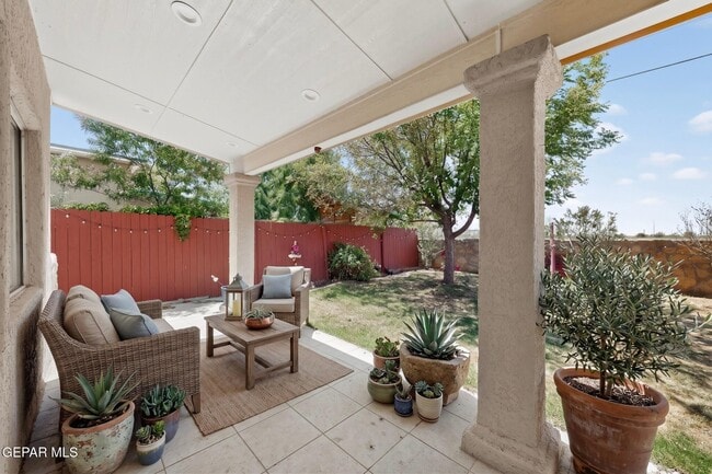 Building Photo - 14224 Desert Ash Dr