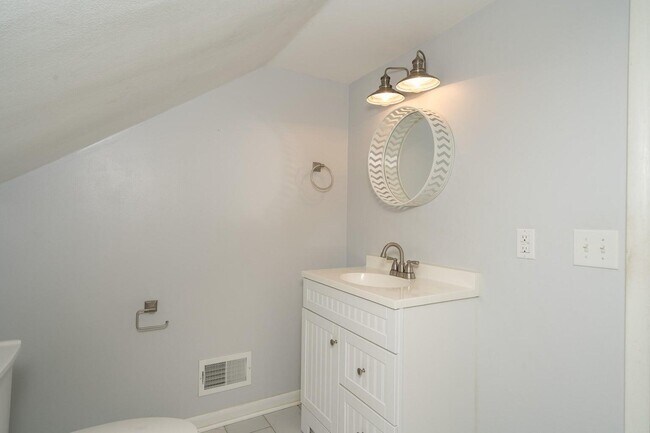 Building Photo - 6434 N Willow Glen Ln