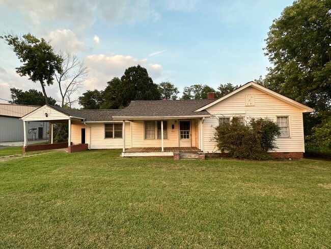 Primary Photo - 405 E Bodenhamer St