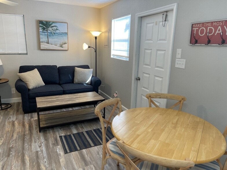 Building Photo - 2640 NE Indian River Dr