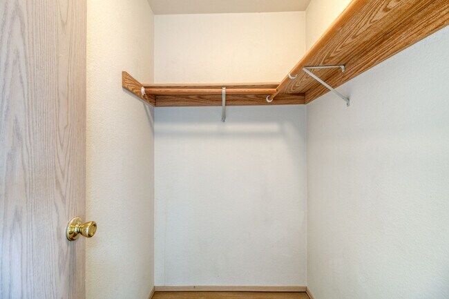 Building Photo - me2720