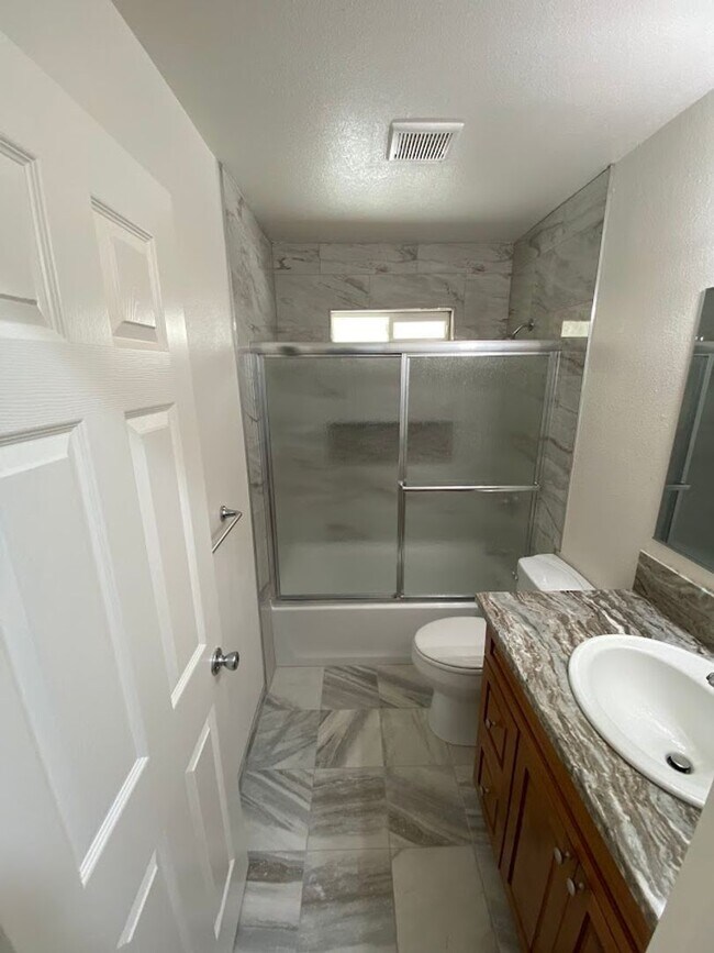Building Photo - Renovated 3 Bed 1 Bath Home near Bradshaw and highway 50 in Rancho Cordova