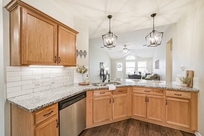 Building Photo - 22015 Falvel Dr