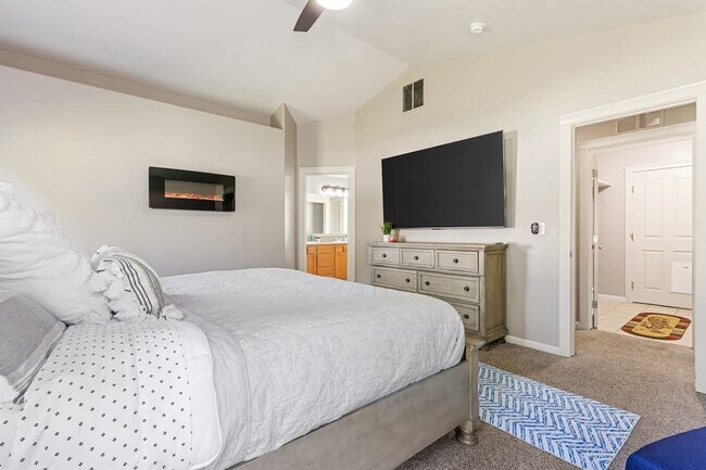 Building Photo - 2480 W San Remo Ct