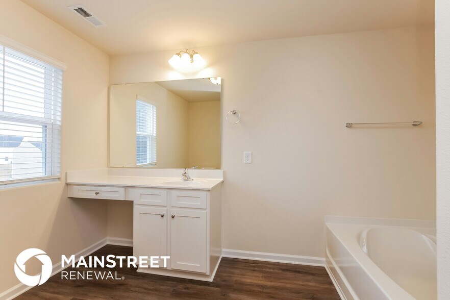 Building Photo - 160 Steamboat Ln