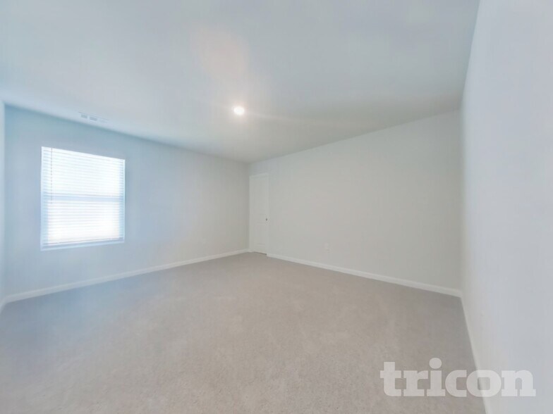 Building Photo - 831 Bryson Lake Cir