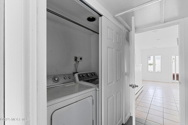 Building Photo - 297 Highland Ave