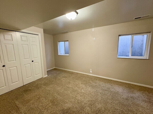 Building Photo - 1453 E Vintry Cir