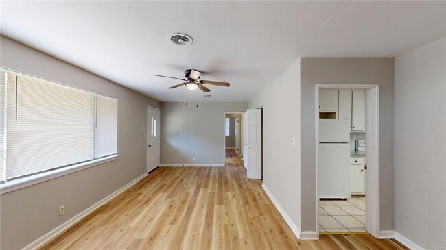 Building Photo - 3234 Willow Ln Dr