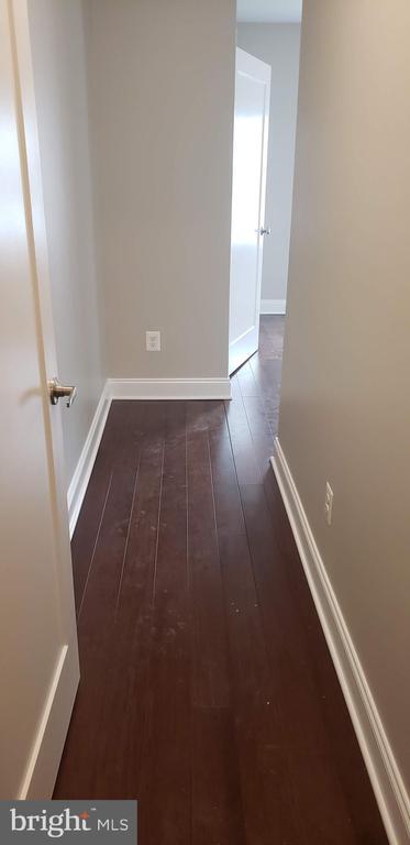 Building Photo - 1103 Morse St NE