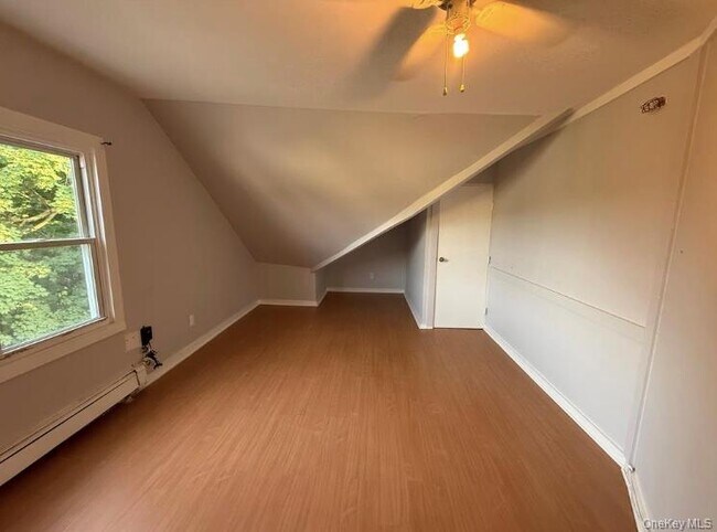Building Photo - 364 Ashford Ave
