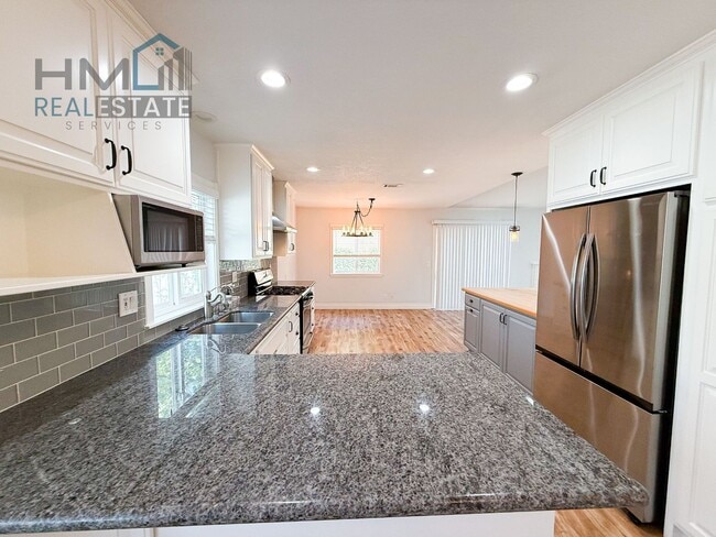 Building Photo - Homes Management - 3bd, 2ba SFH For Rent