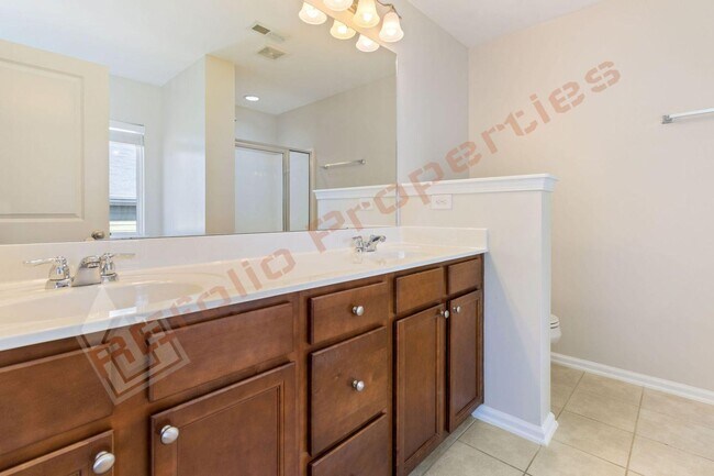 Building Photo - Luxury 3-Story Townhome, No Carpet 4 Bedro...