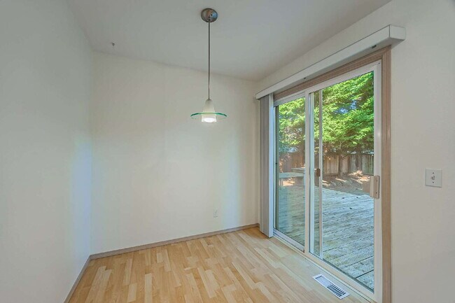 Building Photo - **NO SHOWINGS AT THIS TIME. WE HAVE A PEND...