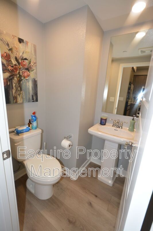 Building Photo - 643 Winchester Dr