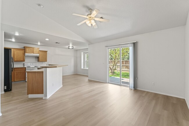 Building Photo - 3589 N Chatterton Way