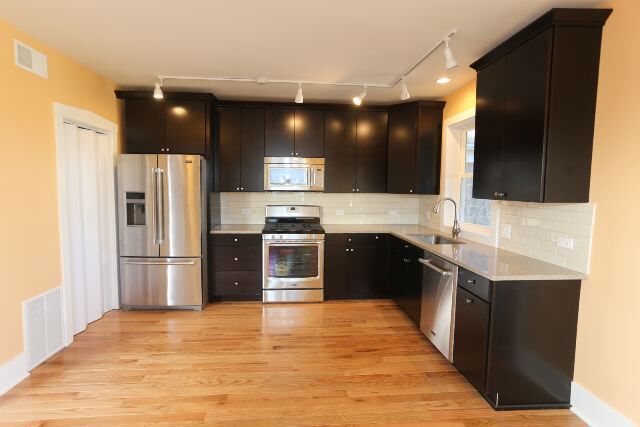 Building Photo - 3731 N Janssen Ave