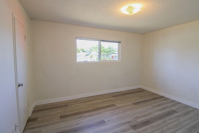 Building Photo - 1778 Vicente Dr