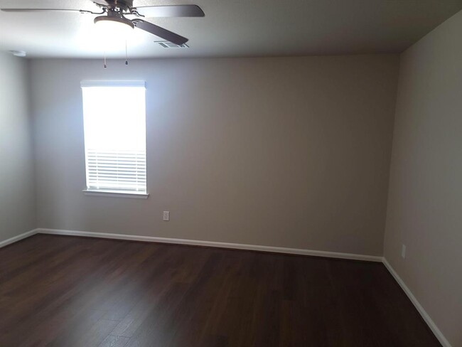 Building Photo - 1007 Tillman Ln