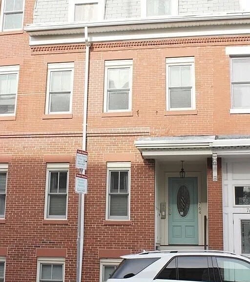 Building Photo - 764 E 6th St