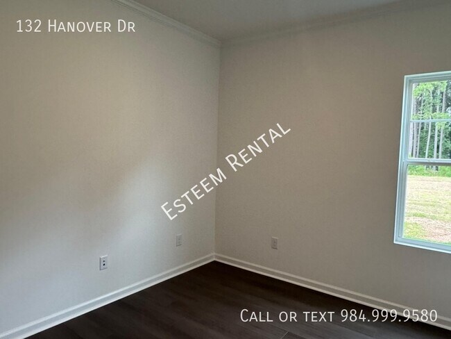 Building Photo - 132 Hanover Dr
