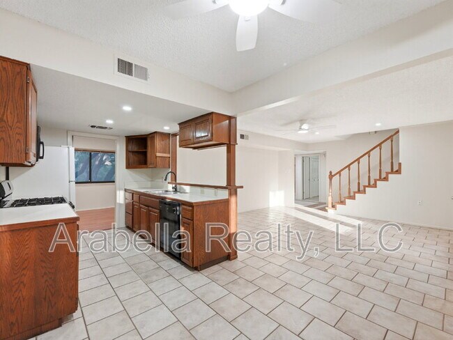 Building Photo - 8607 Norwich Dr