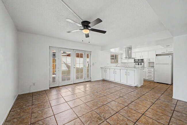 Building Photo - 4522 N 15th Ave