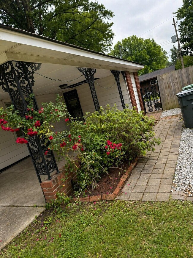 Building Photo - 4623 Leatherwood Ave