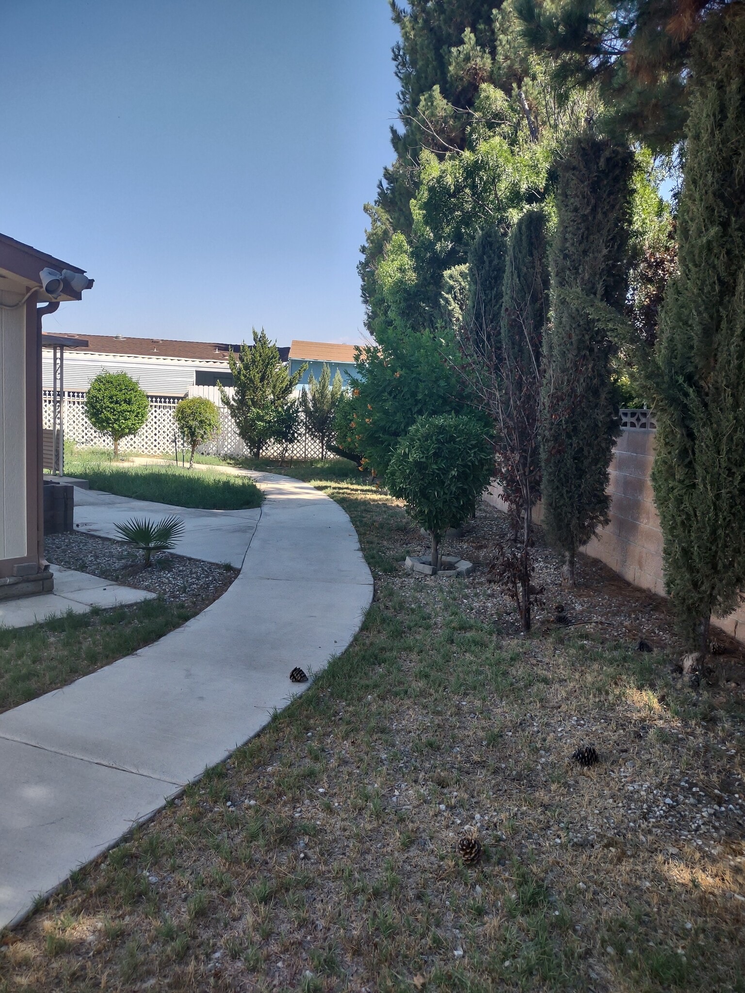 Building Photo - 512 De Soto Dr