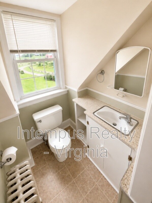 Building Photo - 7296 Fenton Farm Ln
