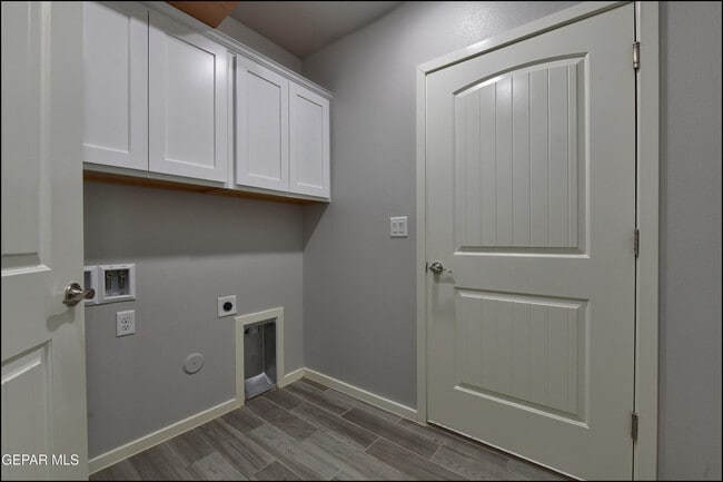 Building Photo - 552 Logwood Ave