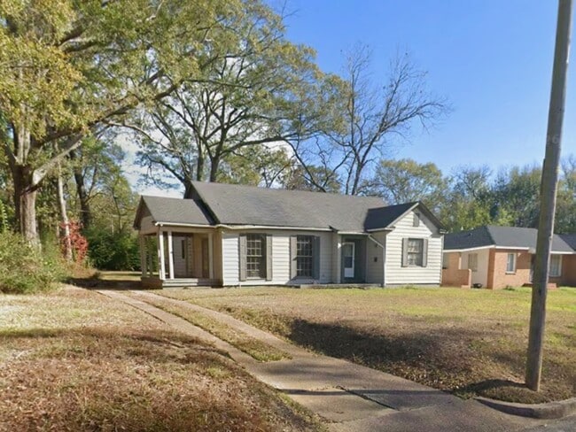 Building Photo - 1058 Alta Vista Blvd