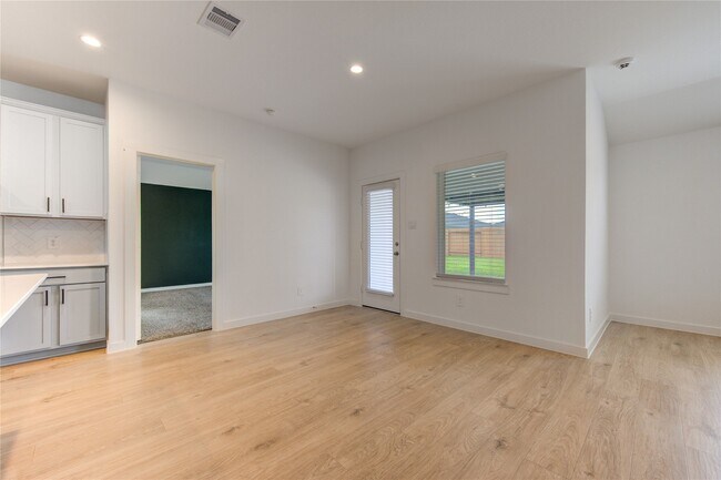Building Photo - 29910 Ousel Falls Ln